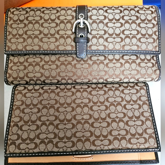 2 in 1 Wallet In Signature Canvas & checkBook. - Picture 9 of 15
